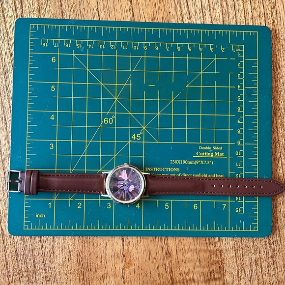 Mickey Mouse Holographic Watch by Lorus (Seiko) Unisex - Picture 11 of 14